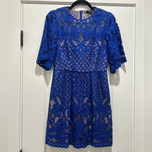 BCBGMAXAZRIA Jillyan Floral Lace Dress Sz 4 - Picture 4 of 8